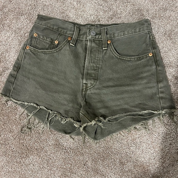 L Levi's 501 High Rise Denim Shorts - Picture 5 of 8